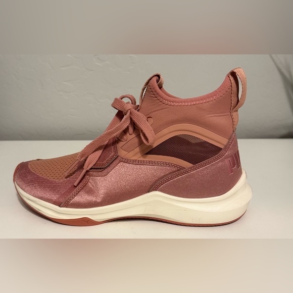 Puma Phenom Women's Pink satin mesh Athletic Shoes. - Picture 5 of 6